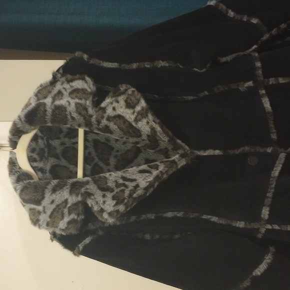 Reversible Leather Faux Fur Coat - Picture 4 of 17